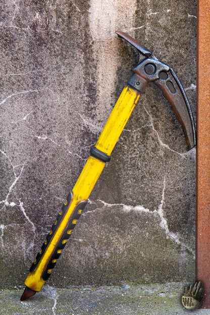 Dark Moon Ice Axe (60 cm) - LARP Wapen (Klimbijl Replica) Geel Dark Moon